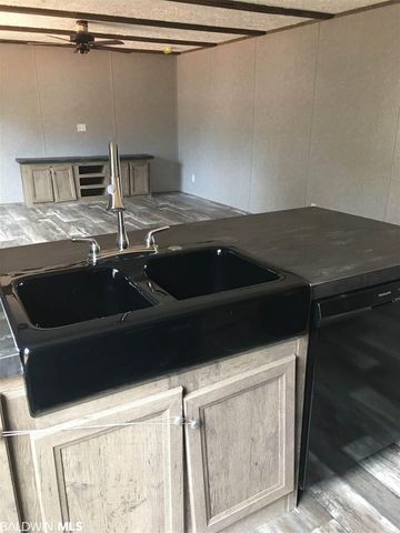 9448 Pinewood Avenue, Elberta, AL 36530