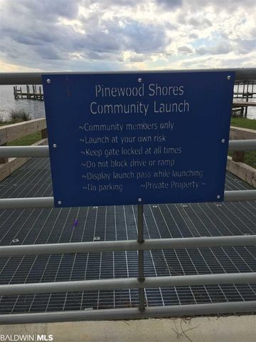 9448 Pinewood Avenue, Elberta, AL 36530