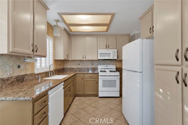 19055 Stoddard, Apple Valley, CA 92308