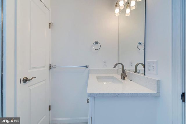 209 N NEW ST, Dover, DE 19904