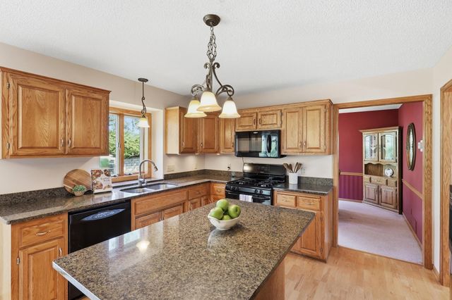 11215 Kenora Way, Lakeville, MN 55044