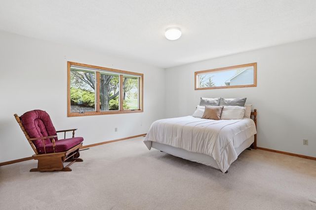11215 Kenora Way, Lakeville, MN 55044