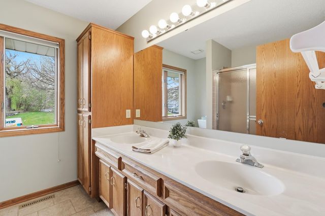 11215 Kenora Way, Lakeville, MN 55044