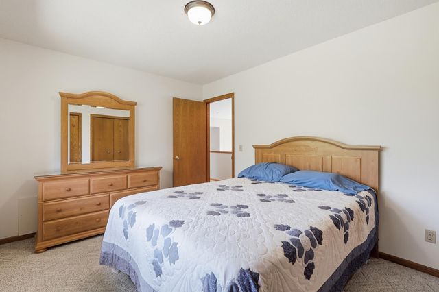 11215 Kenora Way, Lakeville, MN 55044