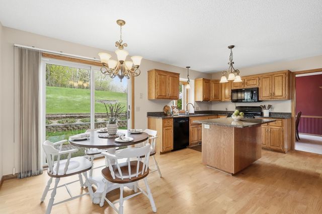 11215 Kenora Way, Lakeville, MN 55044