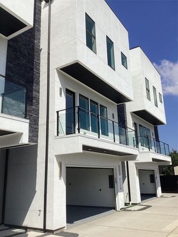 3118 Clay Street, Houston, TX 77003