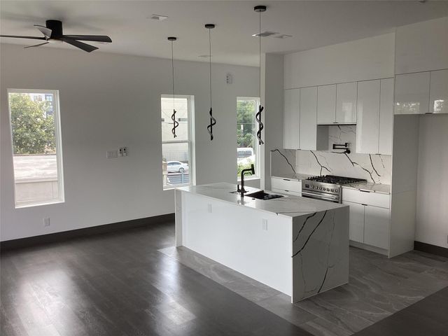 3118 Clay Street, Houston, TX 77003