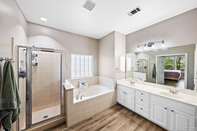 7302 Carriage Bay, San Antonio, TX 78249