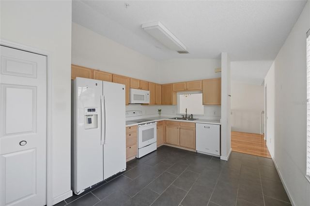 6029 LAKE POINTE DRIVE 202, Orlando, FL 32822