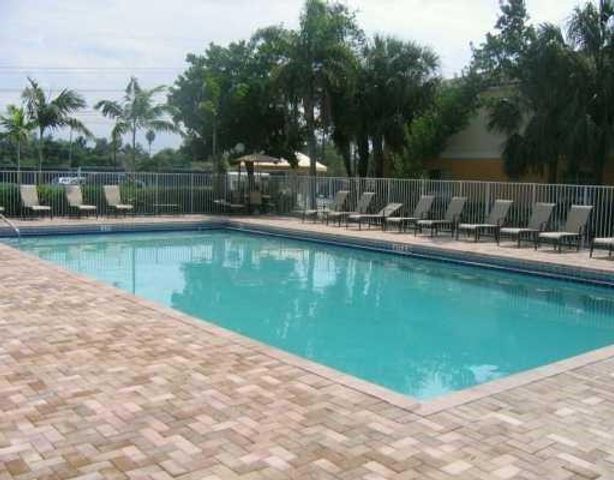 3640 N 56th Avenue 401, Hollywood, FL 33021