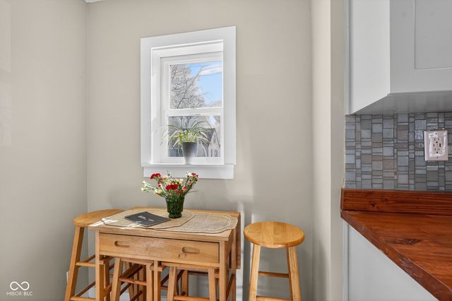 132 S 7th Avenue S, Beech Grove, IN 46107