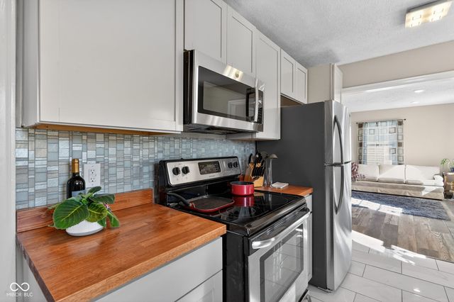 132 S 7th Avenue S, Beech Grove, IN 46107