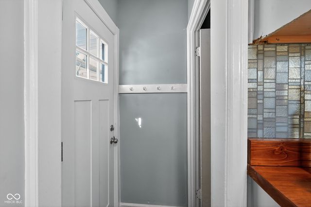 132 S 7th Avenue S, Beech Grove, IN 46107