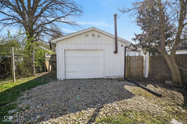 132 S 7th Avenue S, Beech Grove, IN 46107