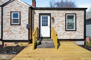132 S 7th Avenue S, Beech Grove, IN 46107