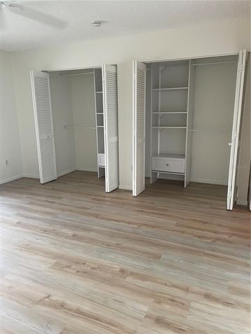 745 PINELLAS BAYWAY S 105, St Petersburg, FL 33715