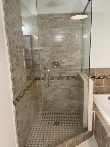 745 PINELLAS BAYWAY S 105, St Petersburg, FL 33715