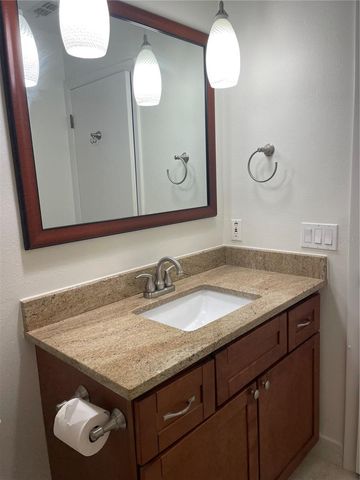 745 PINELLAS BAYWAY S 105, St Petersburg, FL 33715