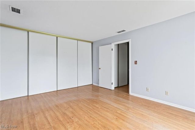 6270 Greenwood 402, Northfield, OH 44067