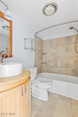 6270 Greenwood 402, Northfield, OH 44067