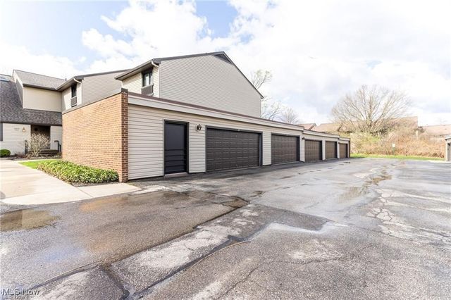 6270 Greenwood 402, Northfield, OH 44067