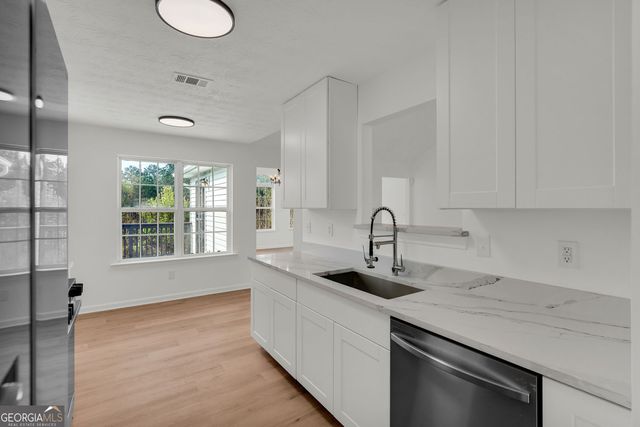 5550 Frontier Court, Ellenwood, GA 30294