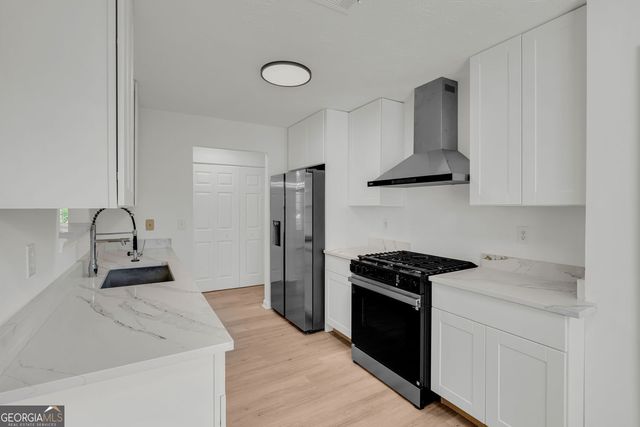 5550 Frontier Court, Ellenwood, GA 30294