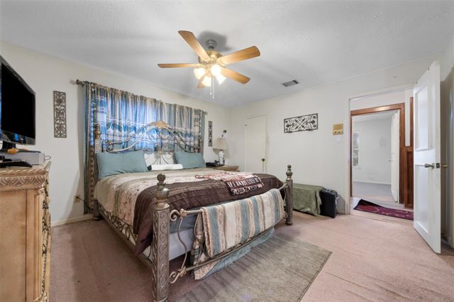 10614 Huntington Point Drive, Houston, TX 77099