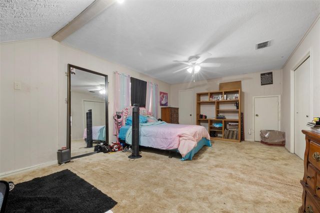 10614 Huntington Point Drive, Houston, TX 77099