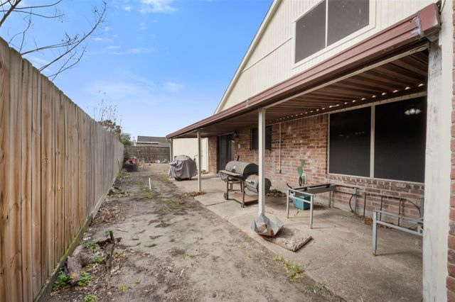 10614 Huntington Point Drive, Houston, TX 77099