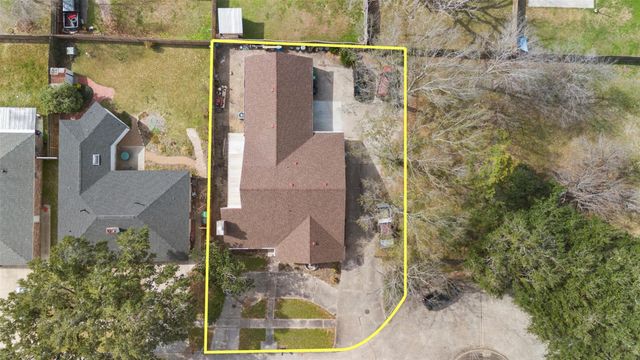 10614 Huntington Point Drive, Houston, TX 77099