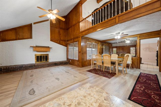 10614 Huntington Point Drive, Houston, TX 77099