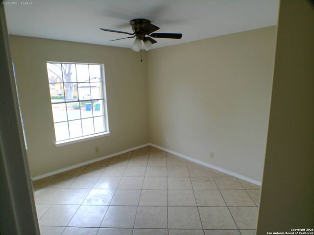 2035 Farmsville, San Antonio, TX 78245