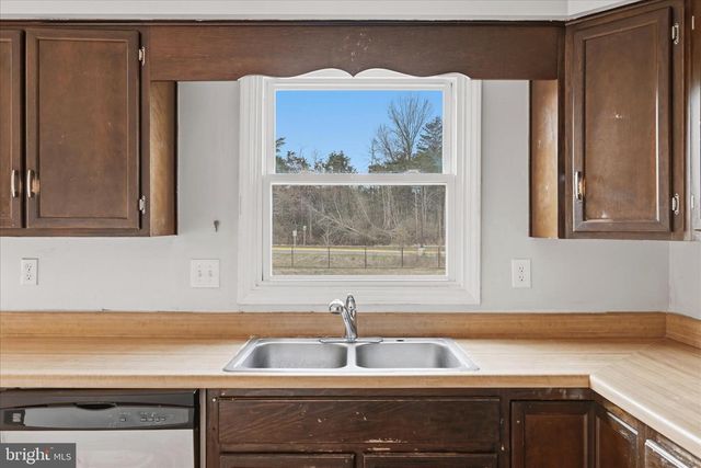 8230 BLUE RIDGE CT, Manassas, VA 20109