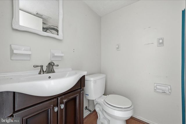 8230 BLUE RIDGE CT, Manassas, VA 20109