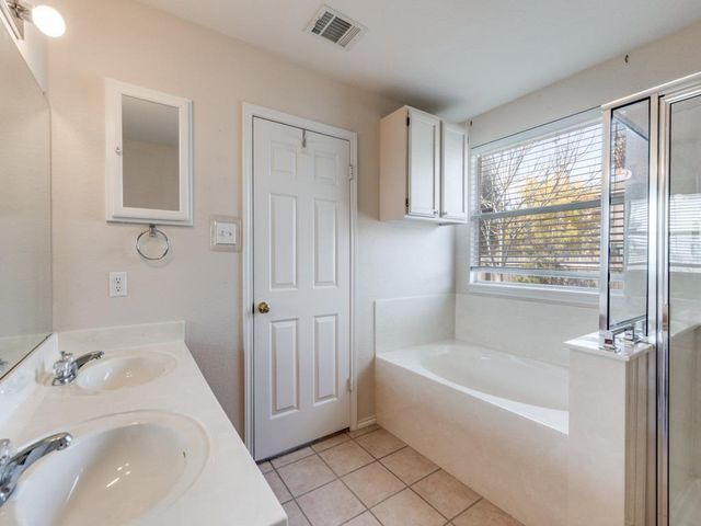 505 Lafayette Square DR, Leander, TX 78641