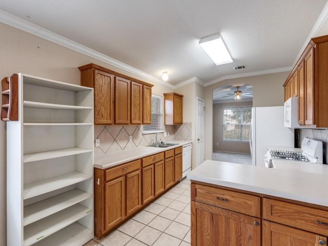 505 Lafayette Square DR, Leander, TX 78641