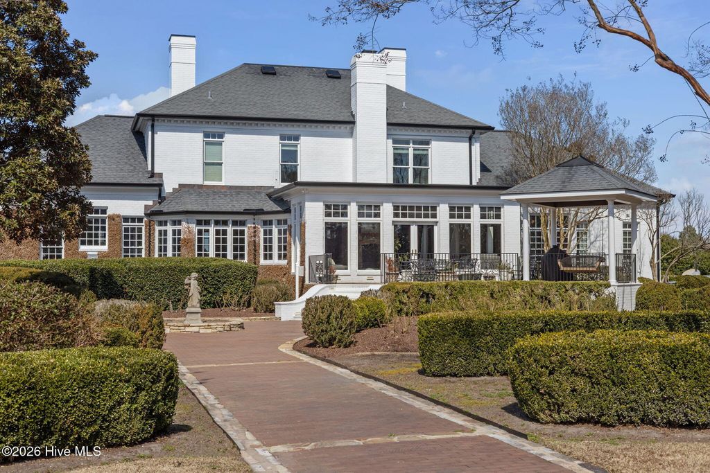 Image 10 of property listing at 579 Lexington Drive, Greenville, NC 27834