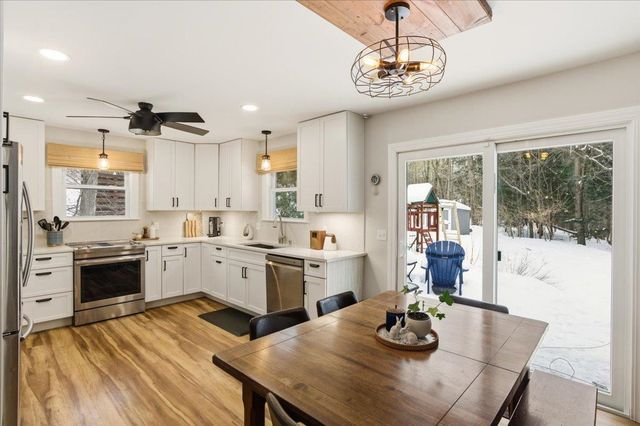 31 Greenbriar Drive, Essex, VT 05452