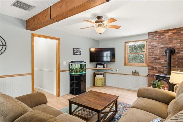 31 Greenbriar Drive, Essex, VT 05452