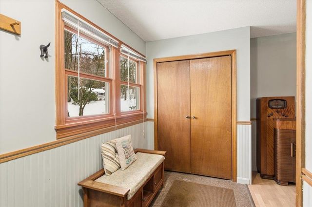 31 Greenbriar Drive, Essex, VT 05452