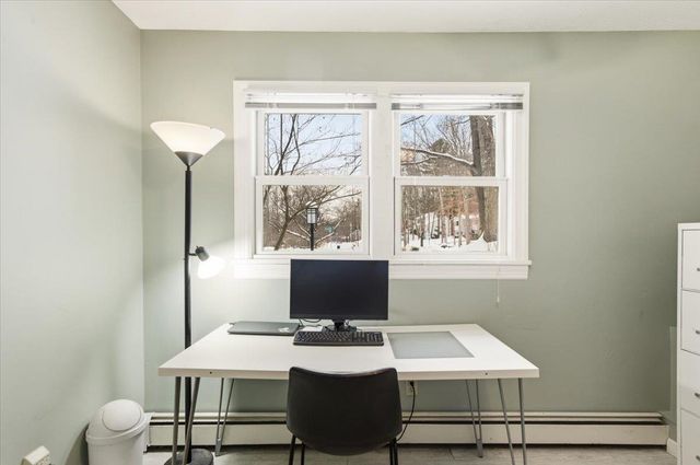 31 Greenbriar Drive, Essex, VT 05452