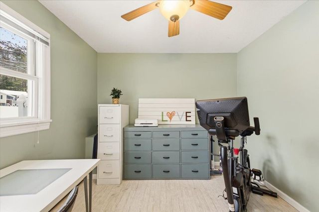 31 Greenbriar Drive, Essex, VT 05452