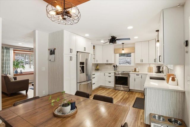 31 Greenbriar Drive, Essex, VT 05452