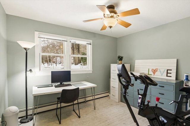 31 Greenbriar Drive, Essex, VT 05452