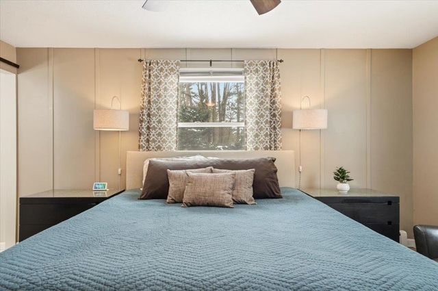 31 Greenbriar Drive, Essex, VT 05452