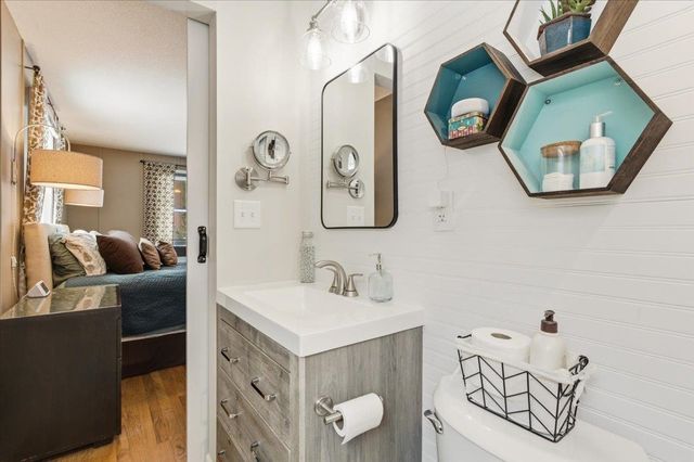 31 Greenbriar Drive, Essex, VT 05452