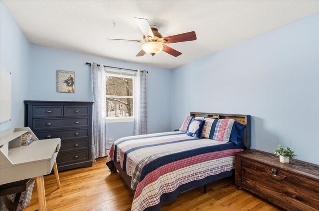 31 Greenbriar Drive, Essex, VT 05452