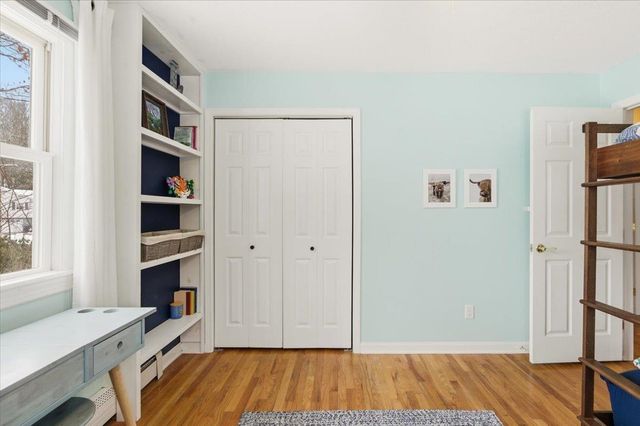 31 Greenbriar Drive, Essex, VT 05452