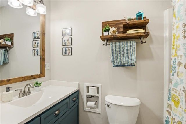 31 Greenbriar Drive, Essex, VT 05452